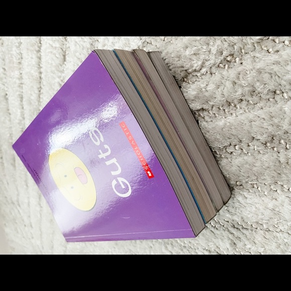 Raina Telgemeier Books - Picture 9 of 10